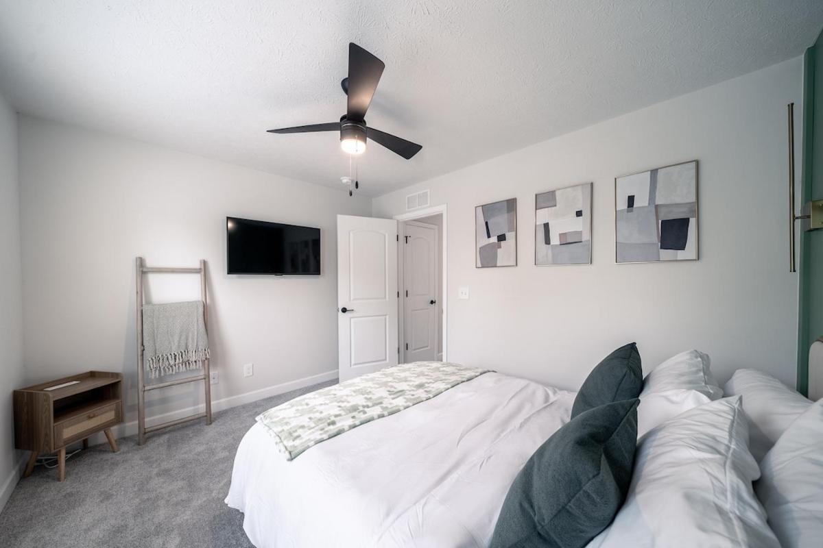 Luxury New 3br Cle Clinic Univcircle Little Italy *