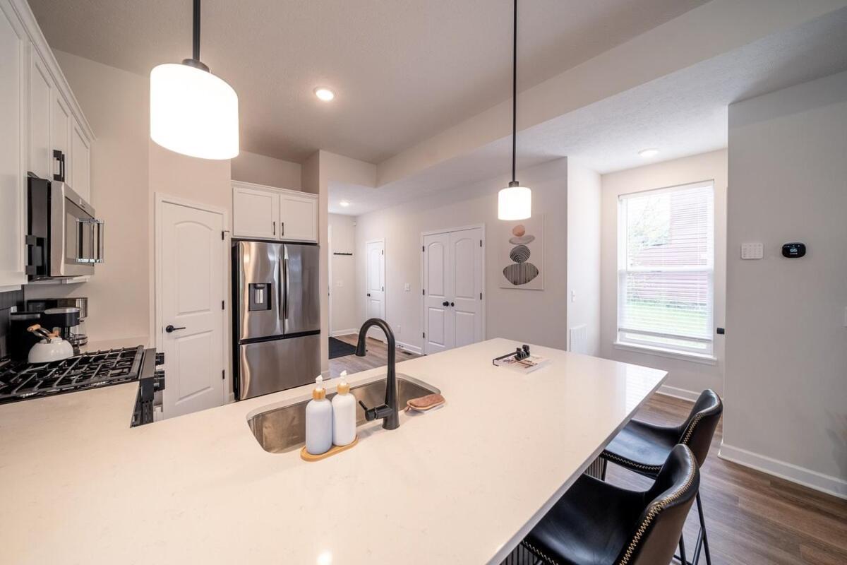 Luxury New 3br Cle Clinic Univcircle Little Italy Holiday home *